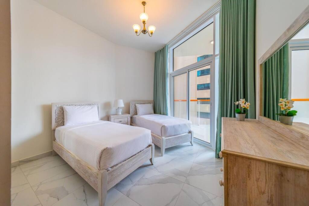 Millennium Binghatti, Business Bay - Mint Stay Дубай Екстериор снимка