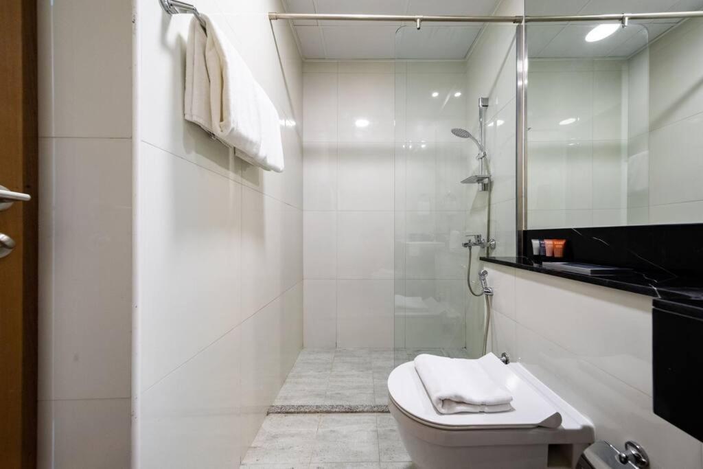Millennium Binghatti, Business Bay - Mint Stay Дубай Екстериор снимка