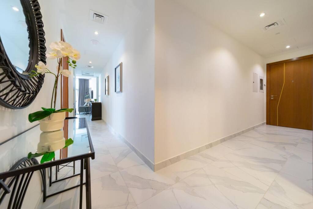 Millennium Binghatti, Business Bay - Mint Stay Дубай Екстериор снимка