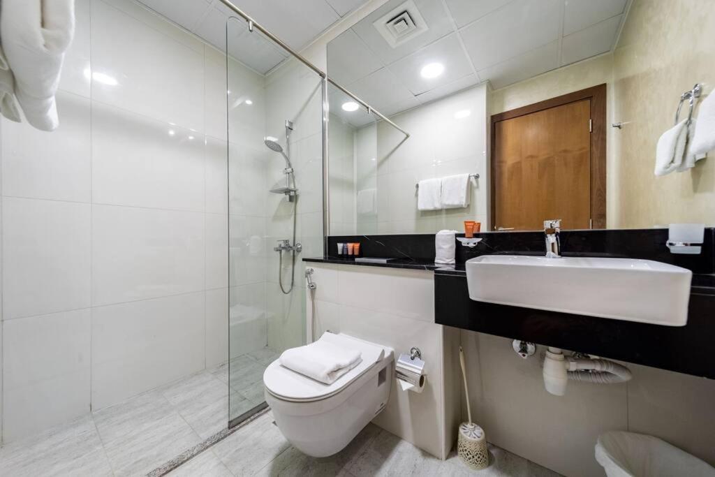 Millennium Binghatti, Business Bay - Mint Stay Дубай Екстериор снимка
